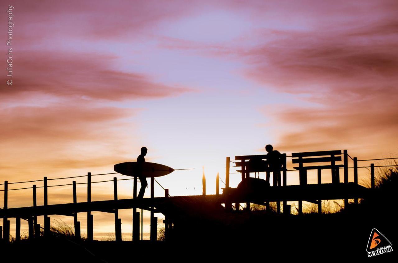 Отель Surfivor Surf Camp Эшмориш Экстерьер фото