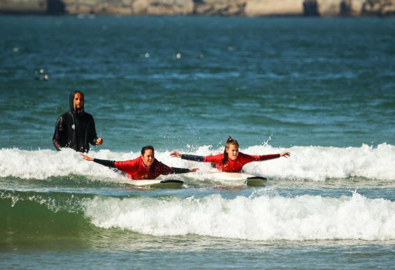 Отель Surfivor Surf Camp Эшмориш Экстерьер фото